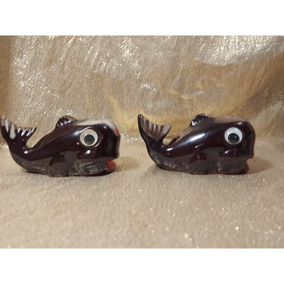 Vtg EFCCO Japan MARINELAND Whale Salt & Pepper Shakers Redware Brown Drip Glaze - Picture 3 of 7